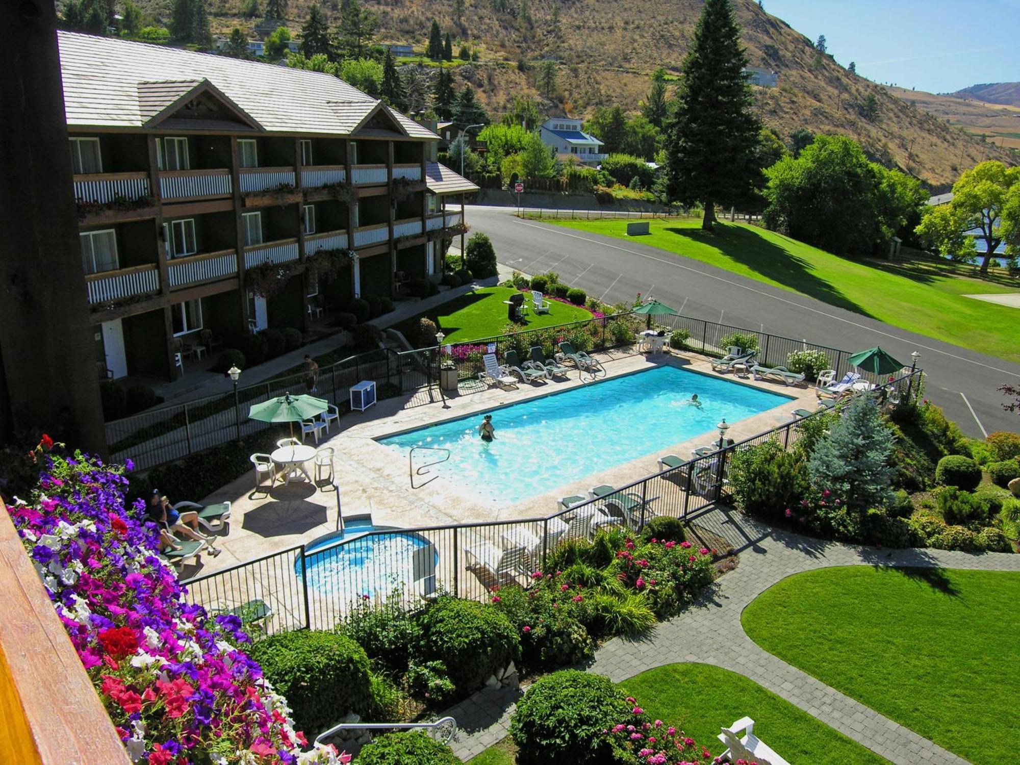 Lakeside Lodge And Suites Chelan Exterior photo